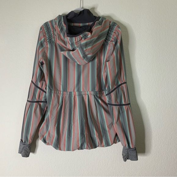 Lululemon women’s stripe run reflection track & filed full zip hooded jacket 10 - Picture 6 of 7